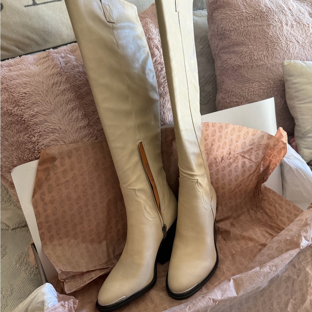 BNIB Cream and Black Knee-High 👢 boots